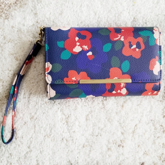 Apt. 9 Handbags - NWT FLORAL SMARTPHONE WRISTLET APT. 9